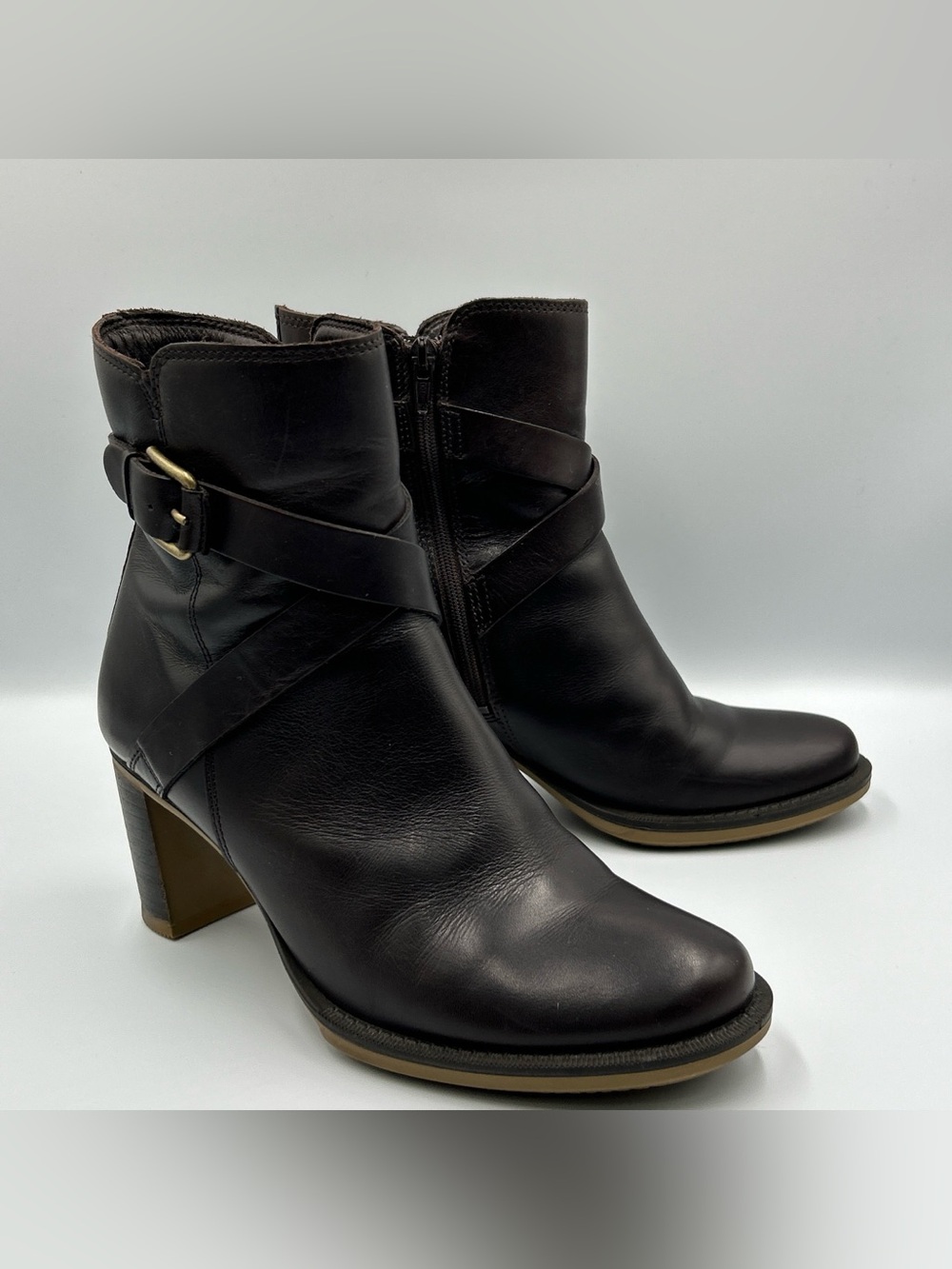 ECCO Saunter Boot Womens 8-8.5 Brown Leather Cross Strap Block Heel Dress Zip Up